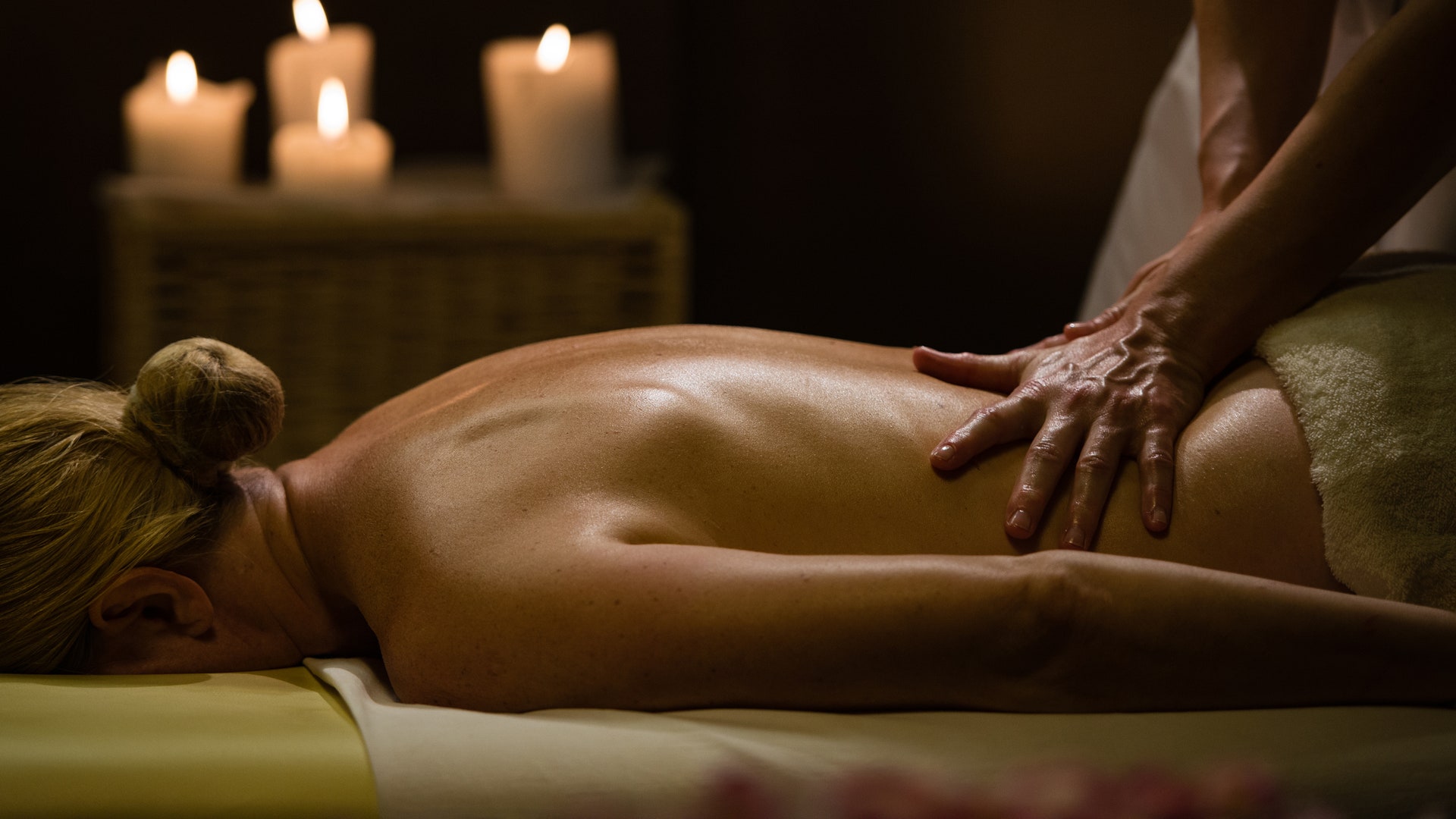 Урок эротического массажа с анальной стимуляцией